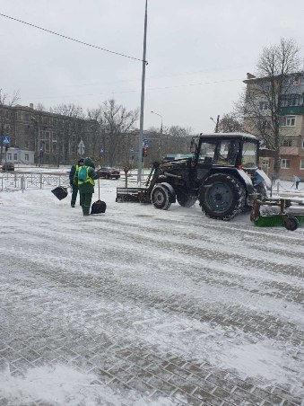 Харків прибирають від снігу
